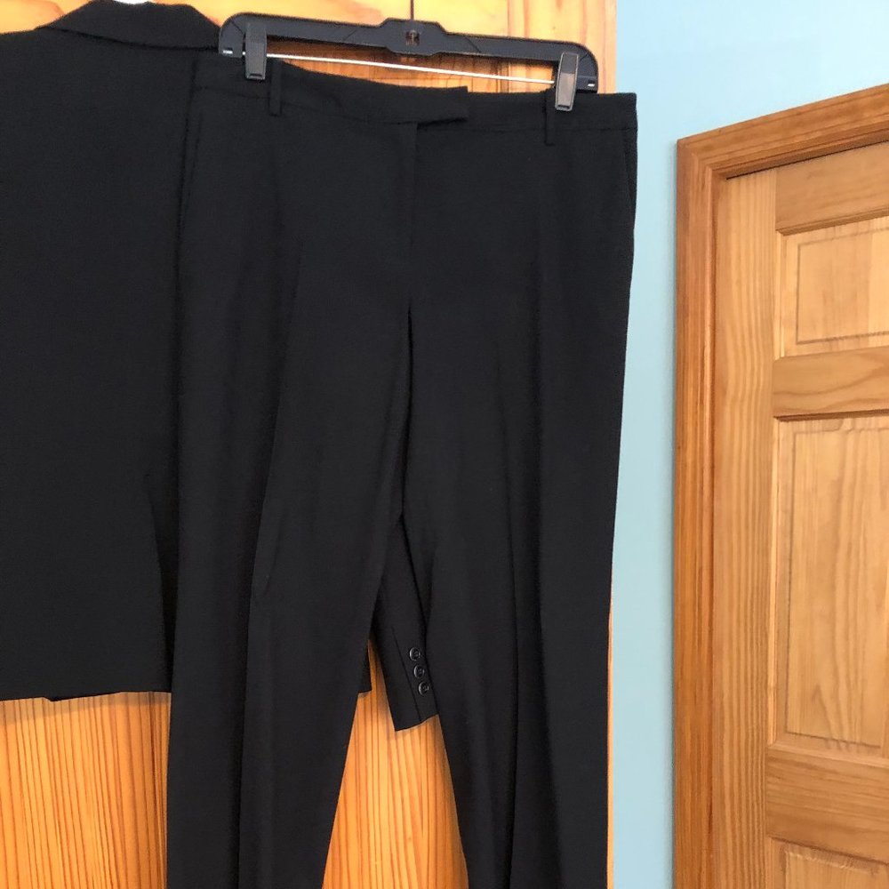 Black, size 8 Calvin Klein trousers
